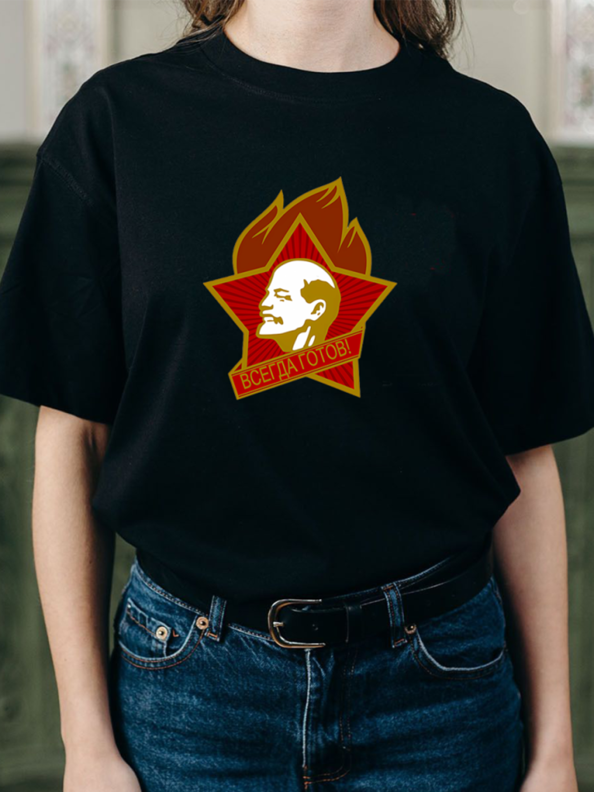Футболка СССР черная пионерский значок  