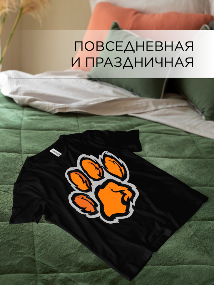 Футболка черная оверсайз с принтом Лапка