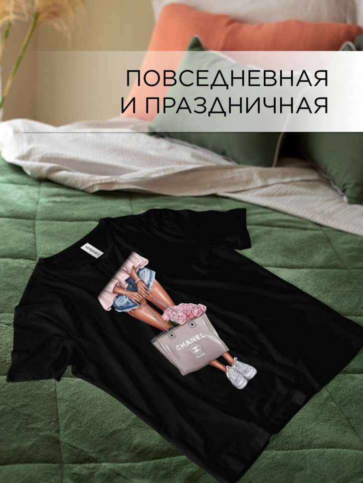 Футболка черная оверсайз с принтом Шанель