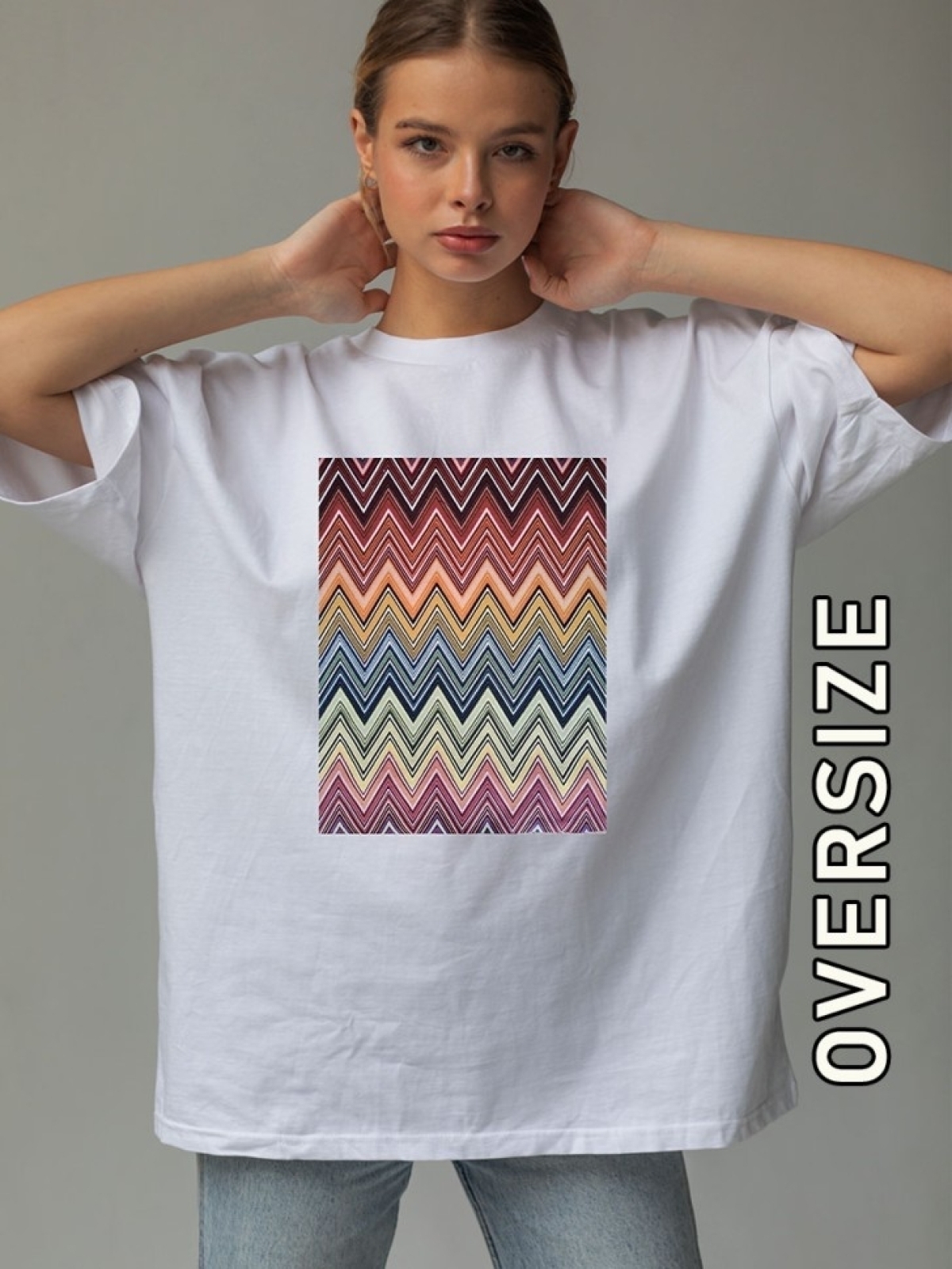 Оверсайз футболка женская белая цветной зигзаг