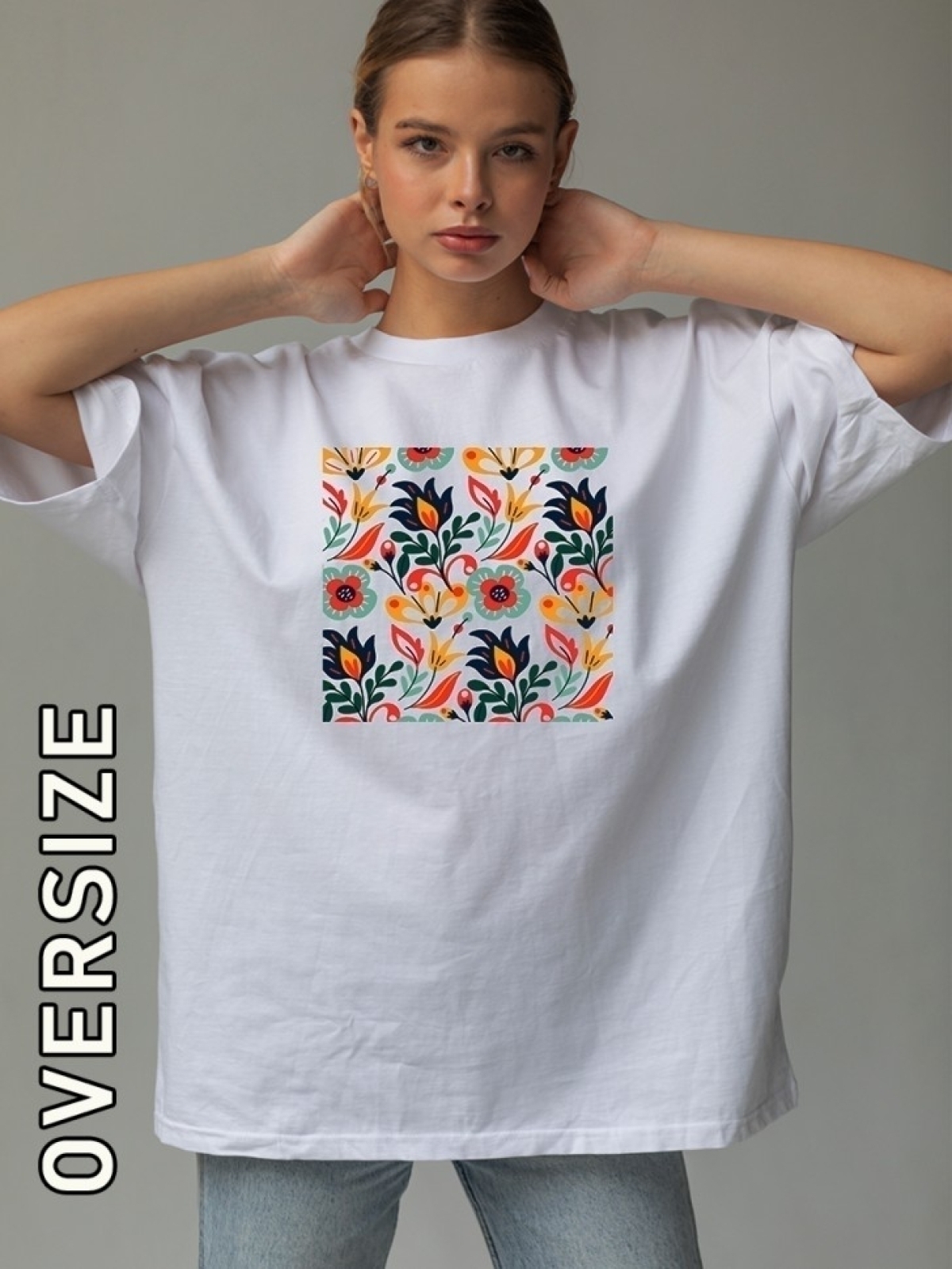 Футболка женская белая с цветочным принтом Футболка женская белая с цветочным принтом