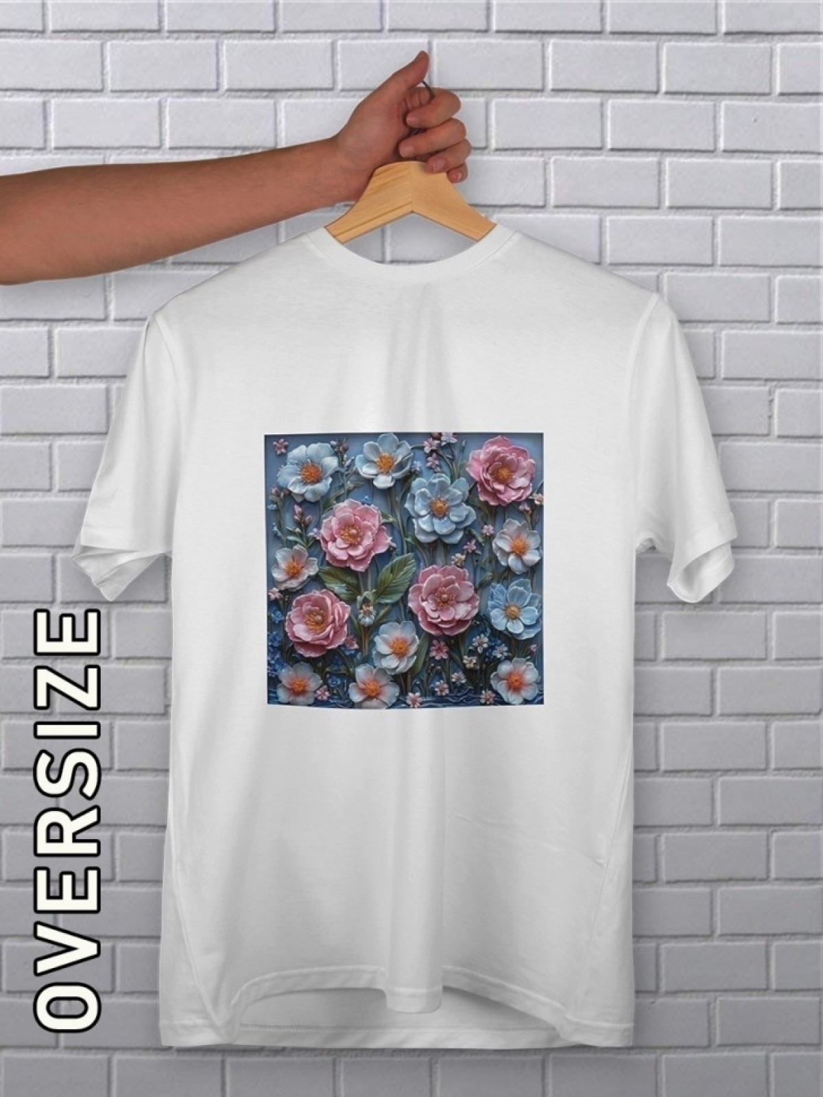 Футболка оверсайз женская белая с принтом нежные цветы