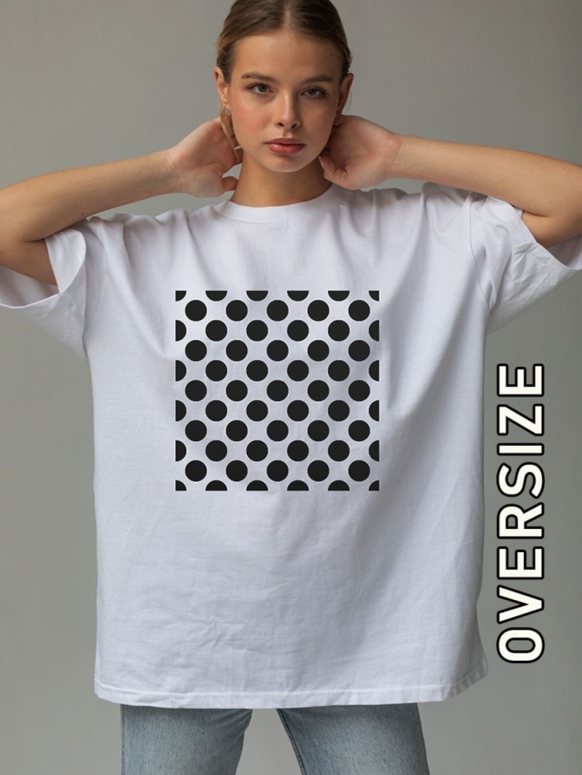 Футболка оверсайз женская белая с принтом черный горох