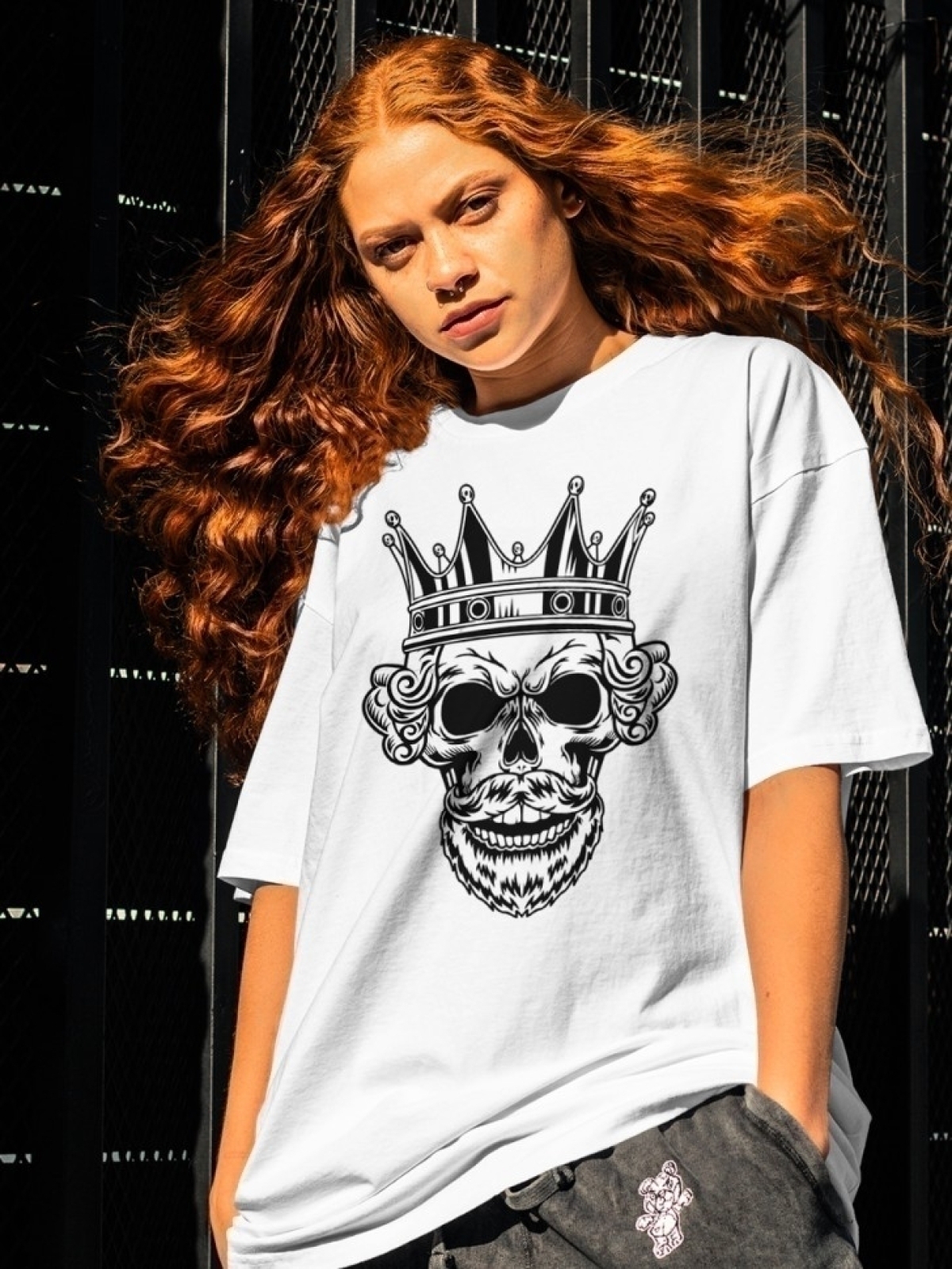 Футболка оверсайз с принтом череп в короне Футболка оверсайз с принтом череп в короне