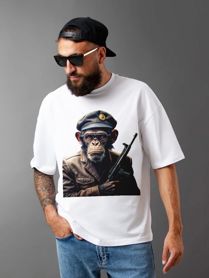 Футболка оверсайз мужская с принтом обезьяна с ружьем
