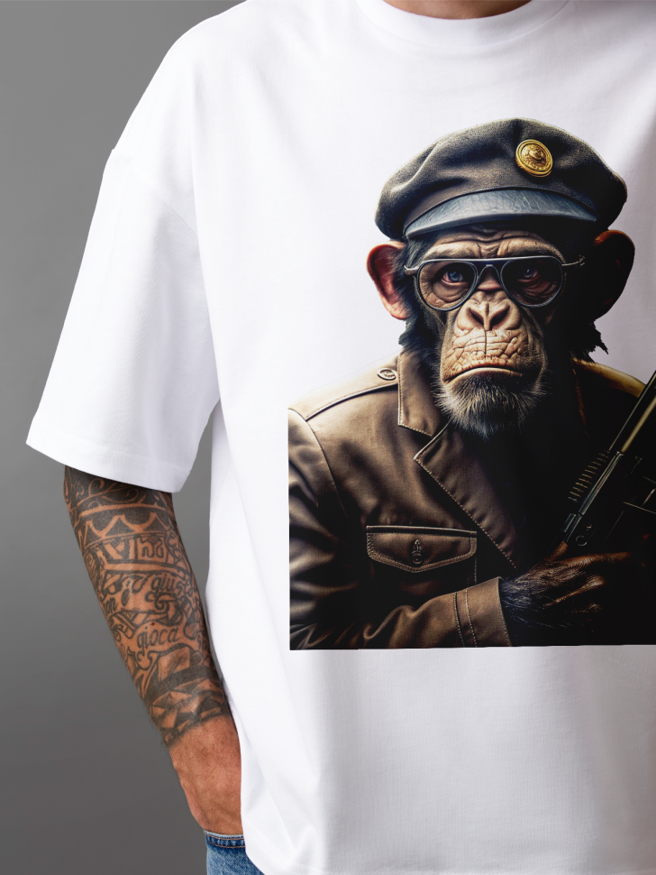Футболка оверсайз мужская с принтом обезьяна с ружьем